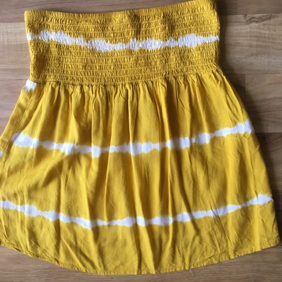 ✨Pretty Rebellious Strapless Top Size: Small - Picture 3 of 5